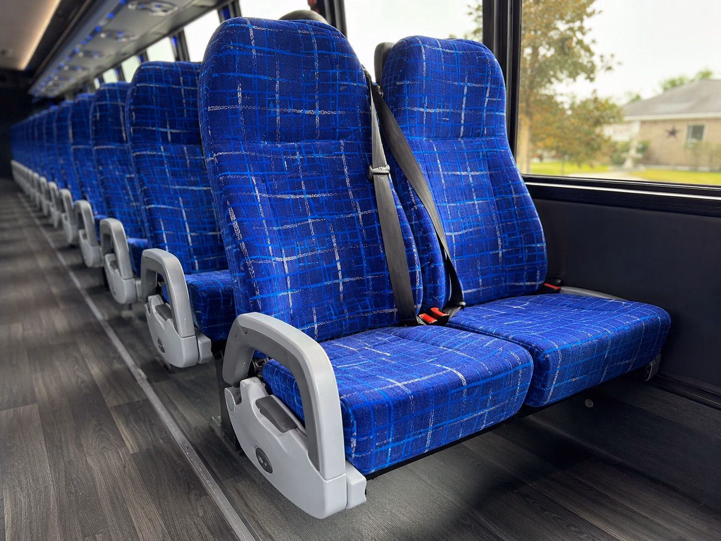bismarck school bus rentals for field trips and class outings