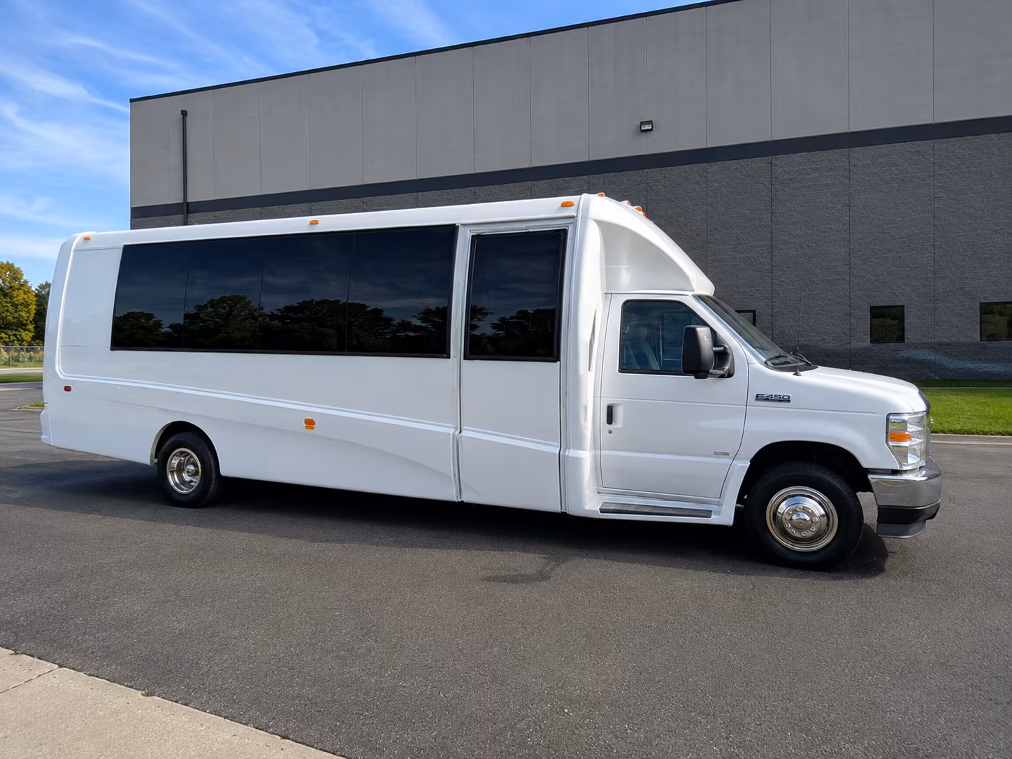 rapidcitycharterbuscompany com is how fan groups get to state tournaments in sioux falls without five cars on i 90
